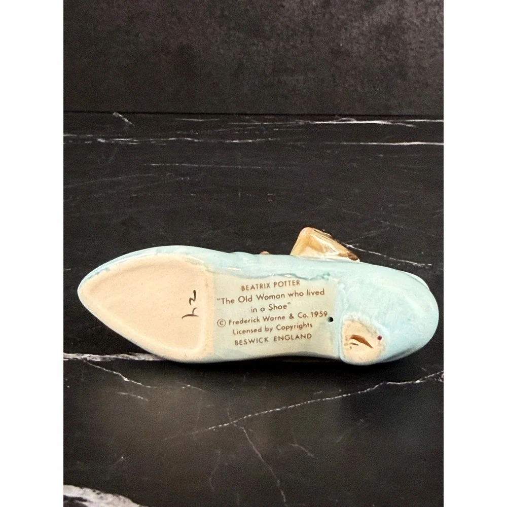 VTG 1959 Beatrix Potter Old Woman Who Lived in a Shoe Porcelain Figurine 4in